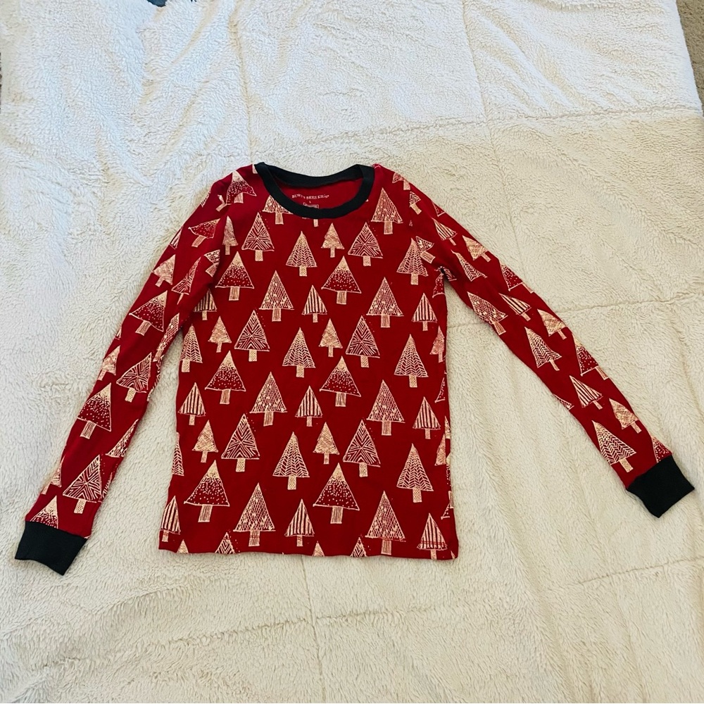 Burt’s Bees Kids Scoop Neck Long Sleeves Shirt Red Christmas Tree Raglan.